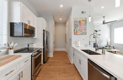 Bywater Condo | Beautiful Modern NOLA Condo- Bywater Area. Off Street Gated & Reserved Parking