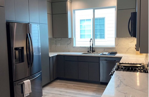 Clarkdale Condo | Beautiful Modern Open Floor Plan 2 Bedroom 2 Bath