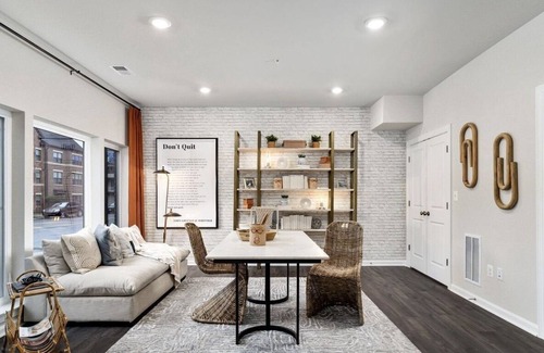 Ashburn House | Beautiful Modern Townhome with rooftop