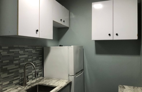 Miami Gardens House | Beautiful Modern Master Suite