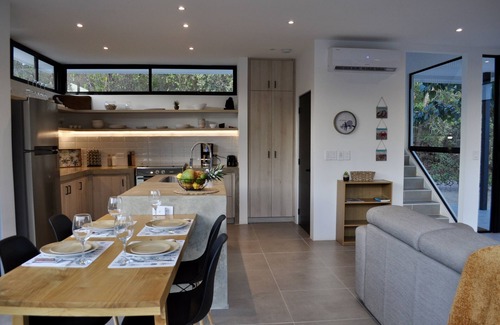 Matapalo Villa | Beautiful Modern Villa only 5 minutes from the beach.