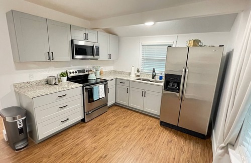 Brandon House | Beautiful Modern Villa in the Tampa area