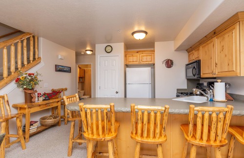 Eden Condo | Beautiful Moose Hollow 2 Bedroom, Sleeps 8 just minutes to year round activities