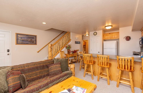 Eden Condo | Beautiful Moose Hollow 2 Bedroom, Sleeps 8 just minutes to year round activities
