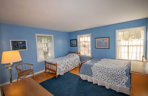 Worthington House | Beautiful Mountaintop Retreat In The Country!
