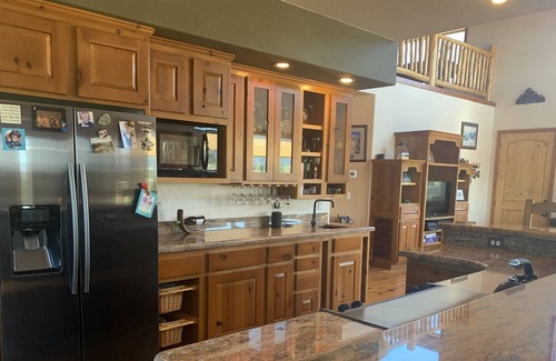Springerville Other | Beautiful mountain getaway with hot tub and game room.