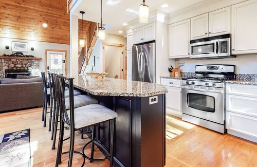 Bartlett House | Beautiful mountain home with private hot tub, fireplace & firepit - ski nearby