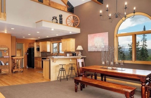 Homestead Hills House | Beautiful Mountain Home Close to Everything.
