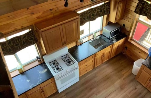 Salisbury Center Cabin | Beautiful Mountain Lodge on 32 Private Acres - Real Privacy!