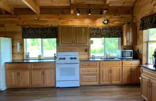 Salisbury Center Cabin | Beautiful Mountain Lodge on 32 Private Acres - Real Privacy!