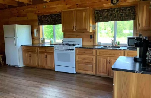 Salisbury Center Cabin | Beautiful Mountain Lodge on 32 Private Acres - Real Privacy!