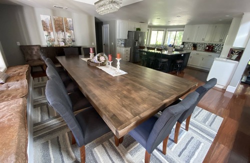 North Fork House | Beautiful Mountain Manor near Yosemite National Park! Spa, Tesla charger & more.