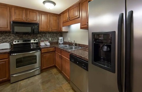 Brownsville Condo | Beautiful Mountainside Escape - 2 Bed 2 Bath Condo