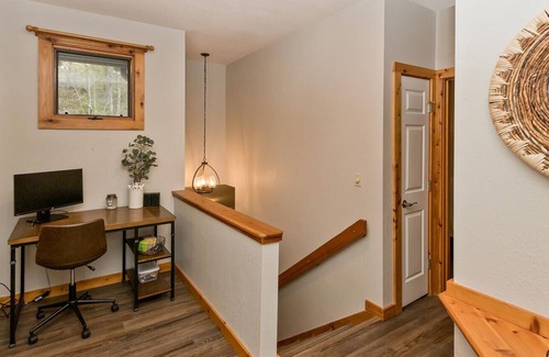 Mountain Air Condo | Beautiful Mountain Views~Comfortable and Stylish Home~