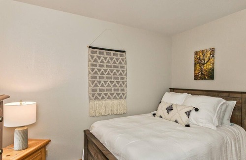 Mountain Air Condo | Beautiful Mountain Views~Comfortable and Stylish Home~