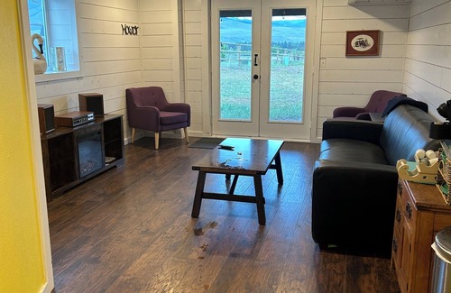 Florence Other | Beautiful mountain views, Close to trails, Pet friendly Farm Awaits you!