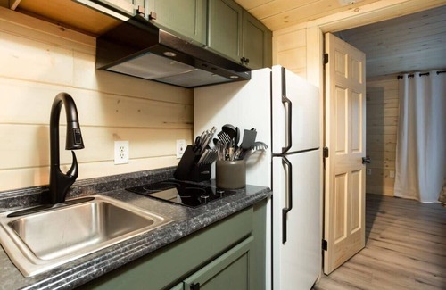 Gatlinburg Condo | Beautiful Mountain Views/Walk 2 DwTn Gatlinburg