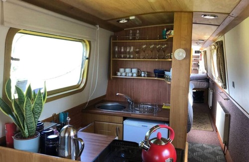 Cambridge City Centre Boat Rental | Beautiful Narrowboat Glyndwr