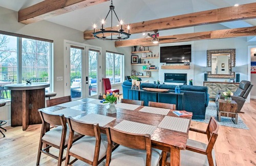 Nashville House | Beautiful Nashville Home Near Downtown with Hot Tub!