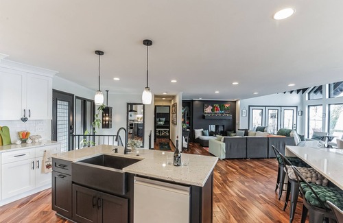 Green Hill House | Beautiful Nashville Lake House, Kayaks INCLUDED!