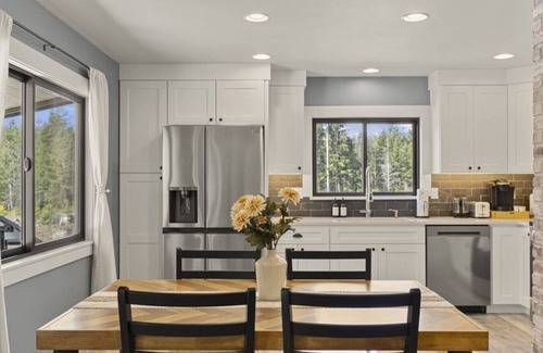 Pierce County House | Beautiful Nature Retreat minutes to Mt. Rainier