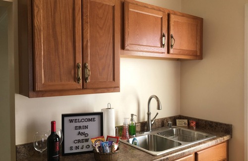Kenosha House | Beautiful! Near Microsoft Mt Pleasant Sleeps 8