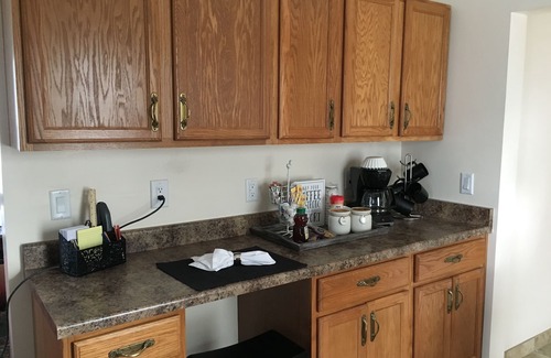 Kenosha House | Beautiful! Near Microsoft Mt Pleasant Sleeps 8