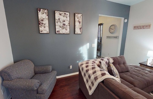 Nelsonville Cottage | Beautiful Nelsonville Cottage near Hocking Hills area, close to Historic Square