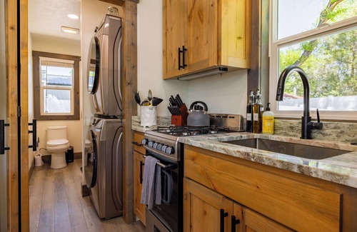 Cody House | Beautiful NEW 1-bed, 1-bath right in downtown Cody! Sleeps up to 4.