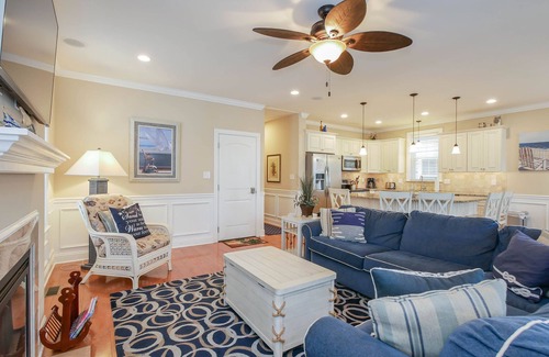 North End Condo | Beautiful NEW 1st Flr-Btwn Brds/Beach & Dwntwn, 5+Bdrms-Park & Walk! Heart of OC