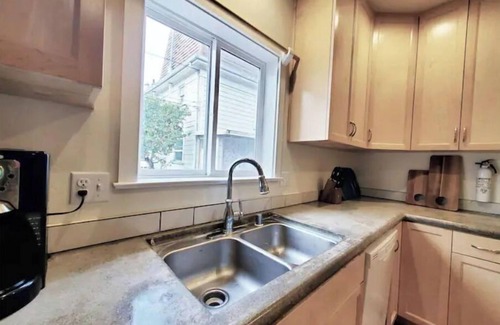 Downtown House | Beautiful New 3 Bedroom Home with Garage.