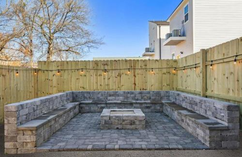Tulane - Gravier House | Beautiful NEW 5BR Home with outdoor seating