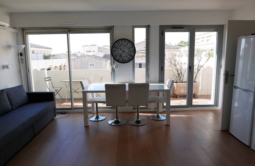 Avignon City Centre Apartment | BEAUTIFUL NEW APARTMENT QUIET BRIGHT HYPER CENTER WITH PRIVATE GARAGE
