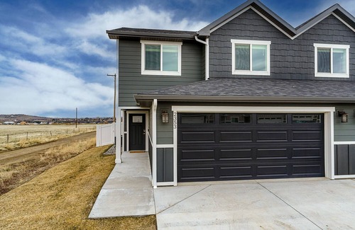Billings House | Beautiful new construction 3-bedroom duplex townhome-