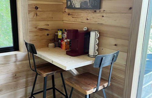 Topton Cabin | Beautiful New Construction Cabin in Nantahala Gorge!