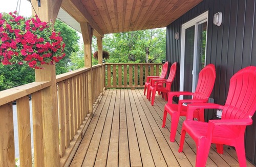 Port Loring Cottage | Beautiful, new cottage with stunning views. Prime location in Port Loring