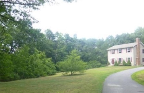 Leominster House | BEAUTIFUL NEW ENGLAND HOME NEAR WACHUSETT MTN, WORCESTER JUST 1HR BOSTON, NH, VT