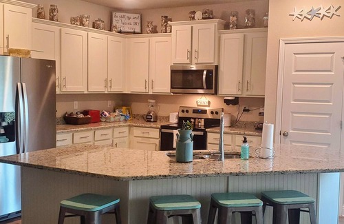 Foley House | Beautiful new home located minutes from OWA and the Wharf