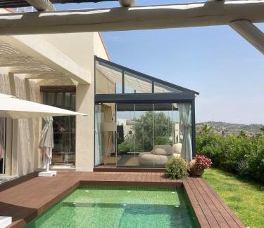 Coin House | Beautiful New Home & Pool Mountain View