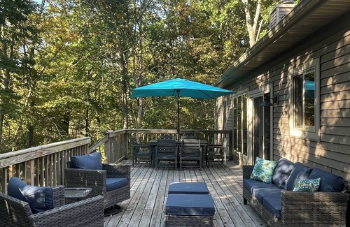 Putnam House | Beautiful, New Home Secluded in the Woods