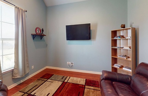 Olive Branch House | Beautiful New Home 1 minute from Memphis