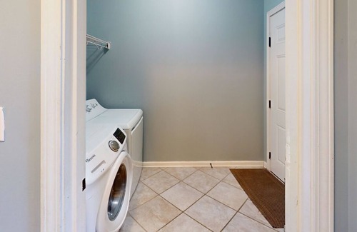 Olive Branch House | Beautiful New Home 1 minute from Memphis