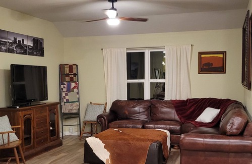 San Antonio House | Beautiful New Home - 15 min from anywhere you need to be!