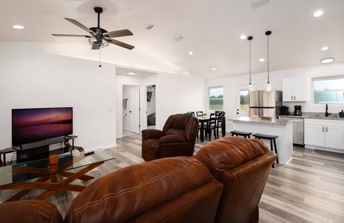 High Springs House | Beautiful New House on 5 Acres close to springs