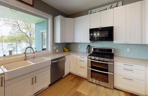 Grant House | Beautiful New Lake House: Perfect For Extended Family Vacation