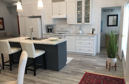 Collingwood Apartment | Beautiful, new, private apartment in Downtown Collingwood. Walk to all amenities