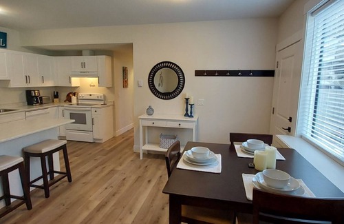 Central Okanagan House | Beautiful New Suite in ideal location surrounded by beaches, wineries & orchards