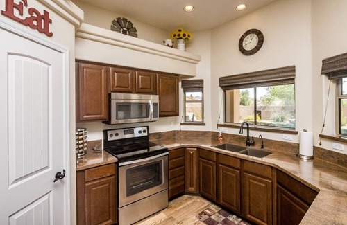 Lake Havasu City House | Beautiful New Custom Resort Pool home close to everything. Quiet + Private.