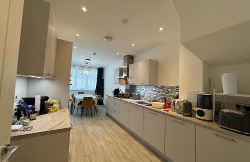 Great Baddow Apartment | Beautiful Newbuild 5 bedroom Town House