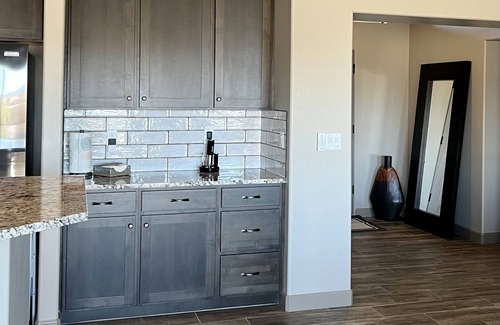Lake Havasu City House | Beautiful Newer Home with Pool Near Windsor Beach, Lots of Garage space